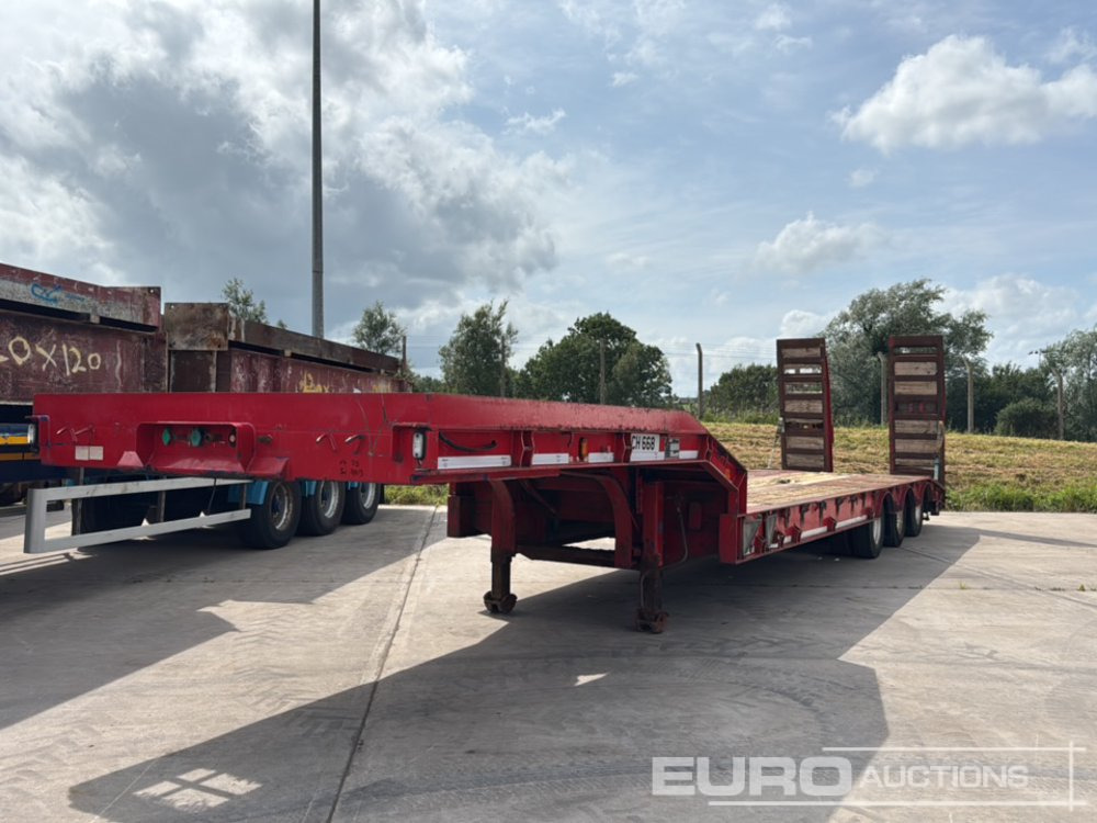 Dennison Tri Axle Stepframe Low Loader Trailer, Hydraulic Ramps - Низкорамный полуприцеп: фото 1 Dennison Tri Axle Stepframe Low Loader Trailer, Hydraulic Ramps - Низкорамный полуприцеп: фото 1