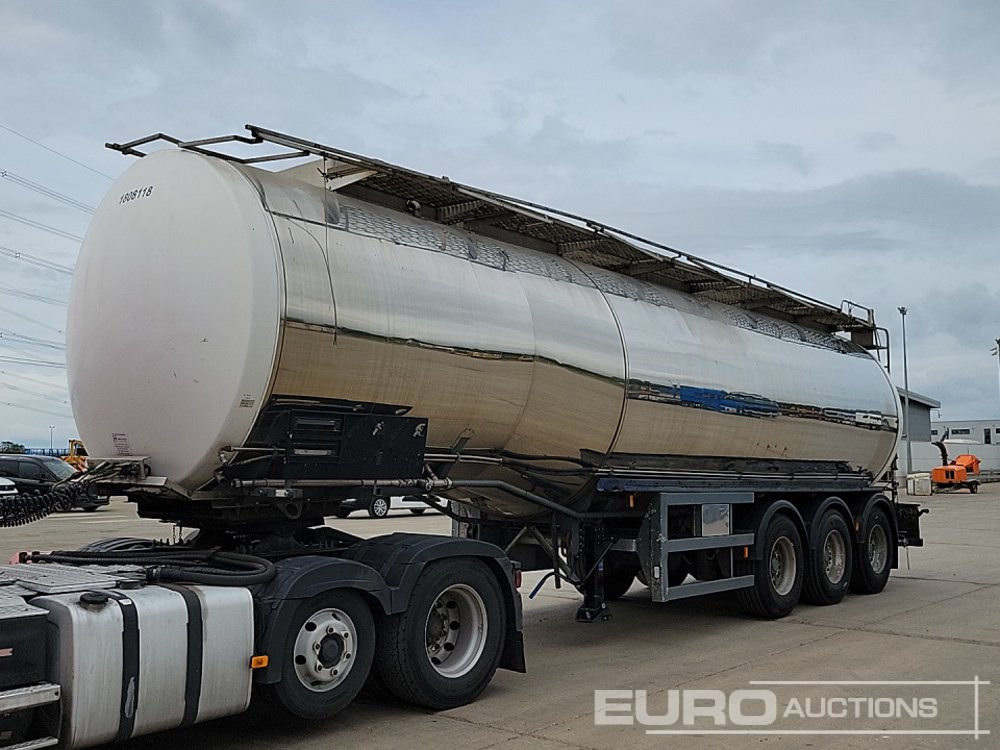 Fruehauf Tri Axle Tanker Trailer - Полуприцеп-цистерна: фото 1 Fruehauf Tri Axle Tanker Trailer - Полуприцеп-цистерна: фото 1