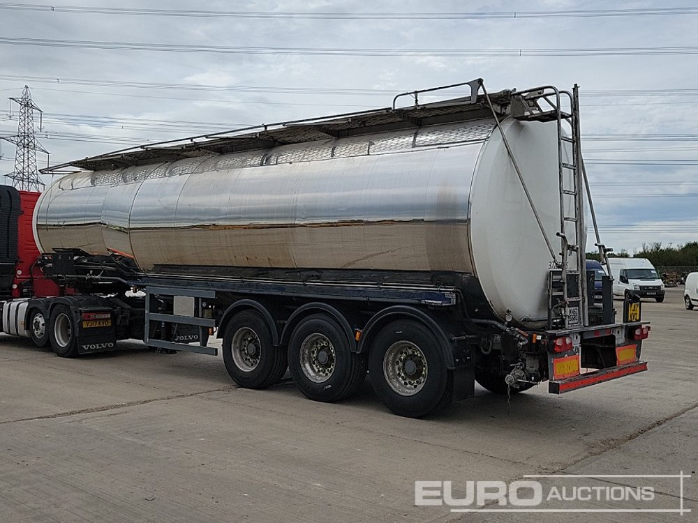 Fruehauf Tri Axle Tanker Trailer - Полуприцеп-цистерна: фото 3 Fruehauf Tri Axle Tanker Trailer - Полуприцеп-цистерна: фото 3