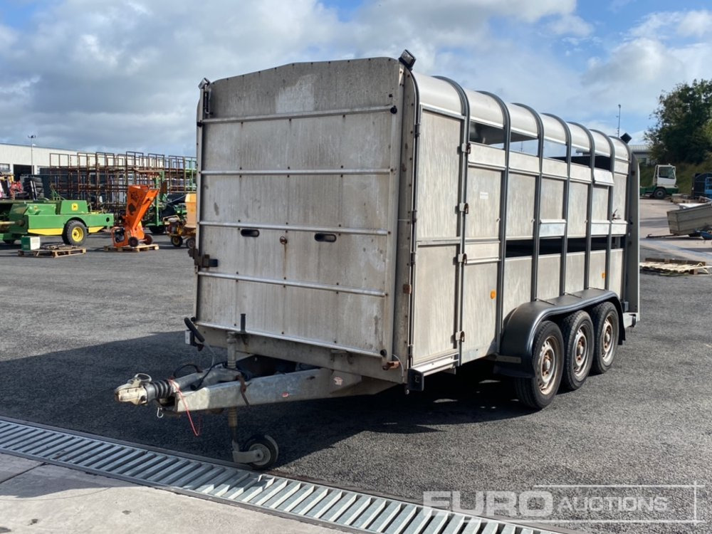 Ifor Williams Tri Axle Livestock Trailer - Полуприцеп для перевозки животных: фото 1 Ifor Williams Tri Axle Livestock Trailer - Полуприцеп для перевозки животных: фото 1