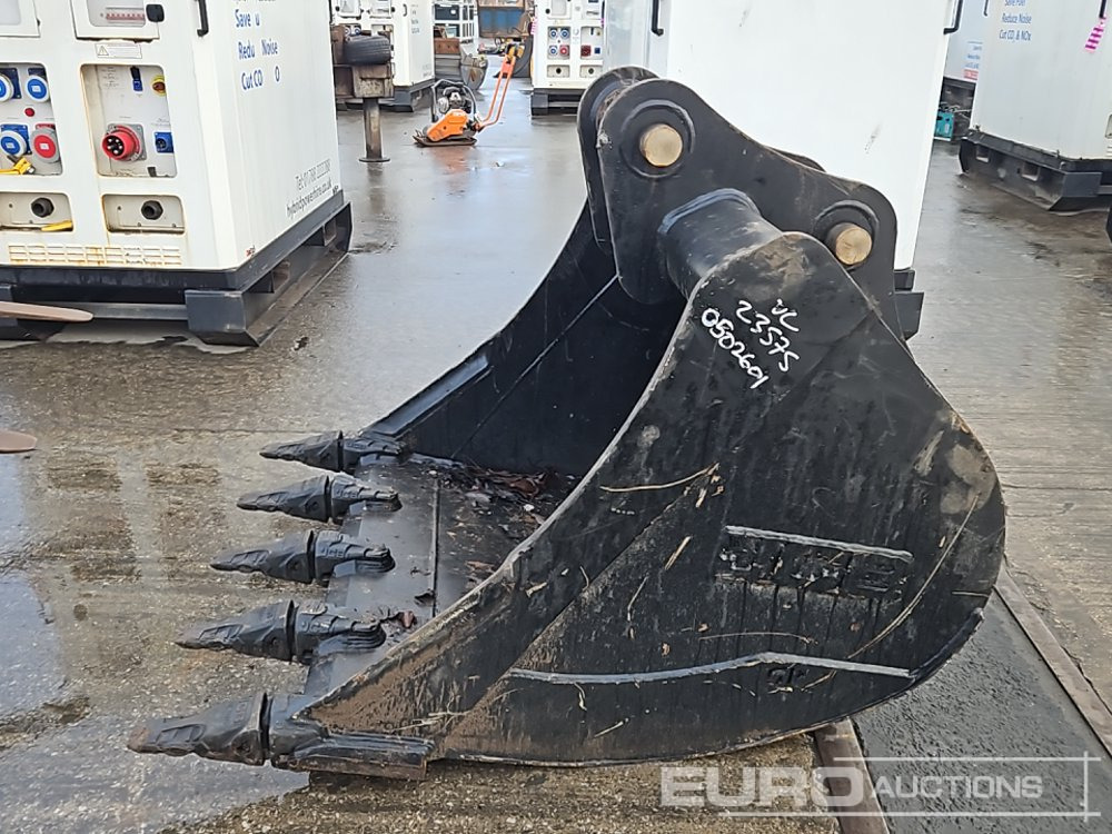 JCB 46" Digging Bucket 65mm Pin to suit 13 Ton Excavator - Ковш: фото 2 JCB 46" Digging Bucket 65mm Pin to suit 13 Ton Excavator - Ковш: фото 2