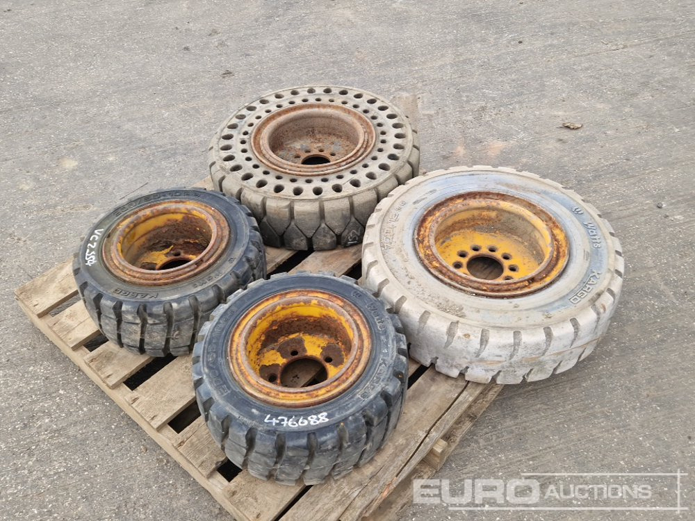JCB Selection of Tyres to suit Teletruck - Шина: фото 1 JCB Selection of Tyres to suit Teletruck - Шина: фото 1