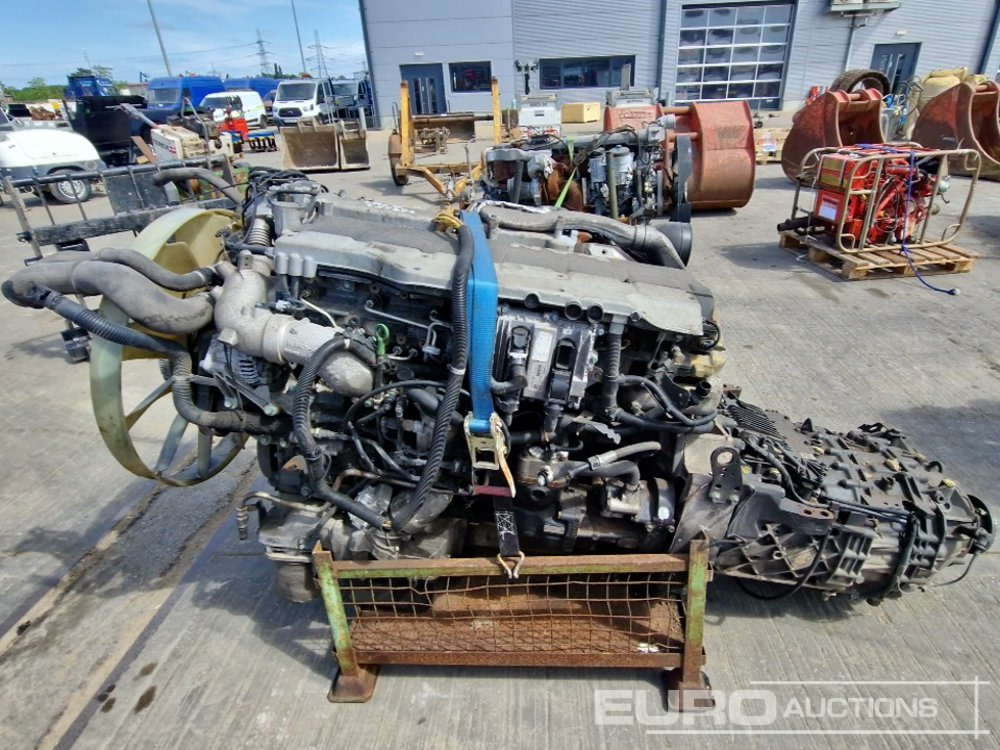 MAN 6 Cylinder Engine, Gearbox - Двигатель: фото 4 MAN 6 Cylinder Engine, Gearbox - Двигатель: фото 4