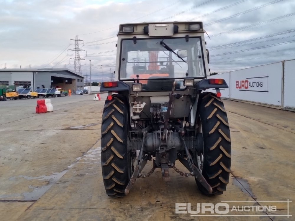 Massey Ferguson MF382 - Трактор: фото 4 Massey Ferguson MF382 - Трактор: фото 4