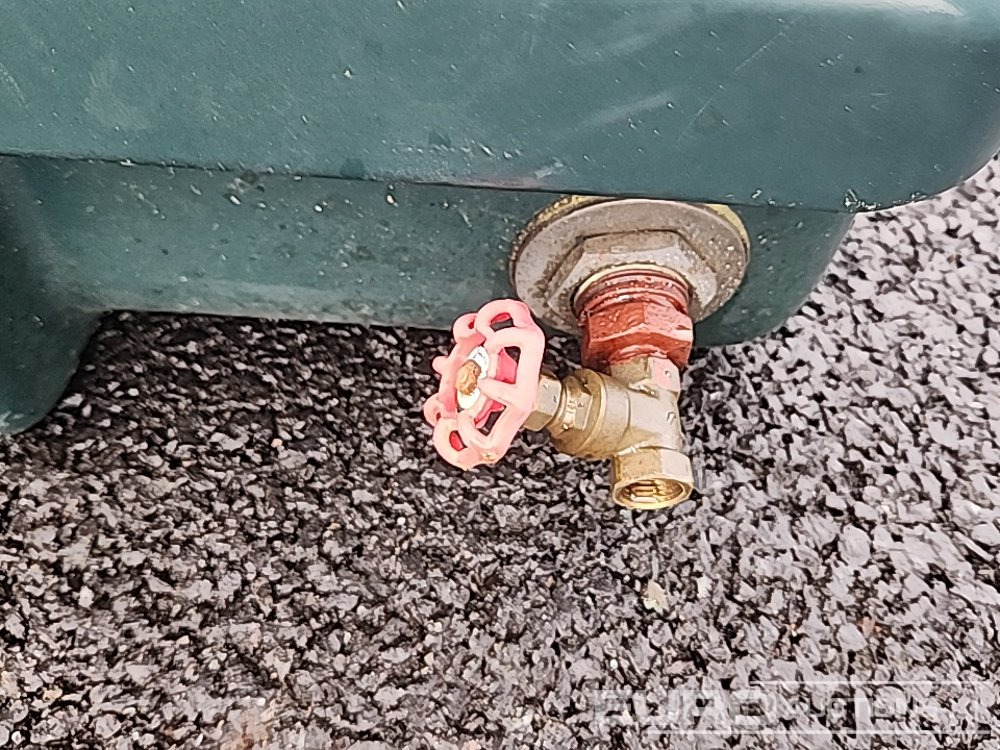 Plastic Oil Tank (2 of) - Резервуар для хранения: фото 5 Plastic Oil Tank (2 of) - Резервуар для хранения: фото 5