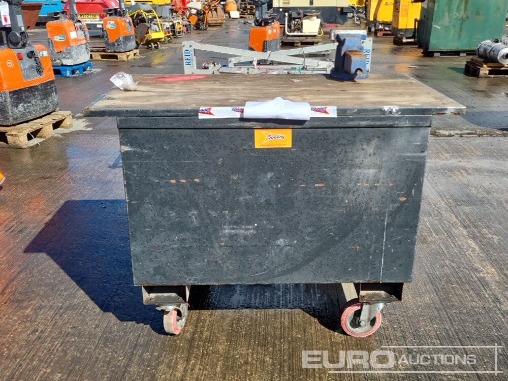 Portable Work Bench - Строительное оборудование: фото 4 Portable Work Bench - Строительное оборудование: фото 4