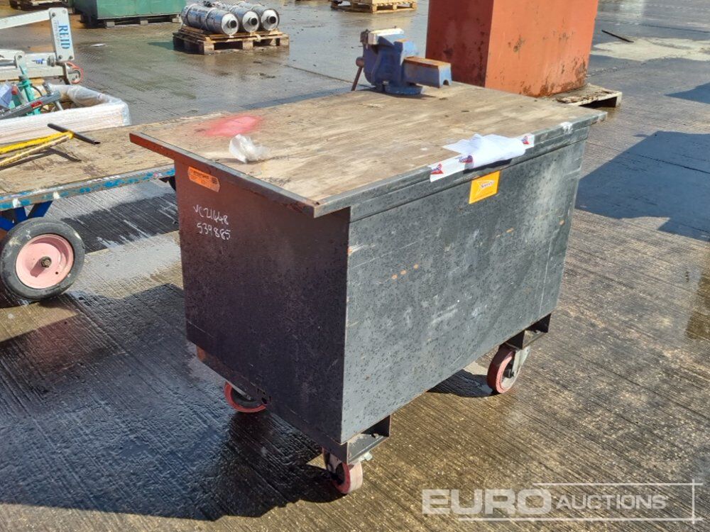 Portable Work Bench - Строительное оборудование: фото 3 Portable Work Bench - Строительное оборудование: фото 3