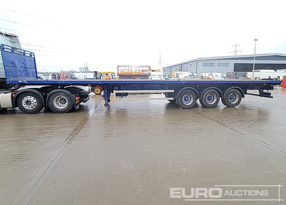 SDC Trailers Tri Axle Extendable Flatbed Trailer, Twist Locks - Полуприцеп бортовой/ Платформа: фото 2 SDC Trailers Tri Axle Extendable Flatbed Trailer, Twist Locks - Полуприцеп бортовой/ Платформа: фото 2