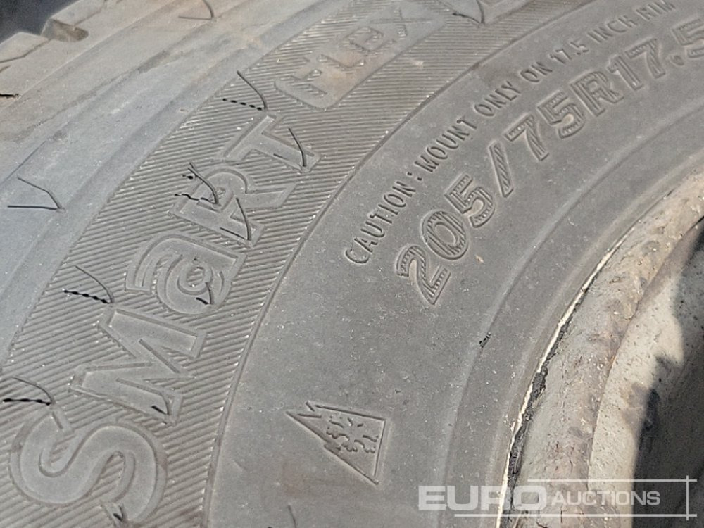 Шина Selection of Various Size Tyre & Rim (13 of): фото 14