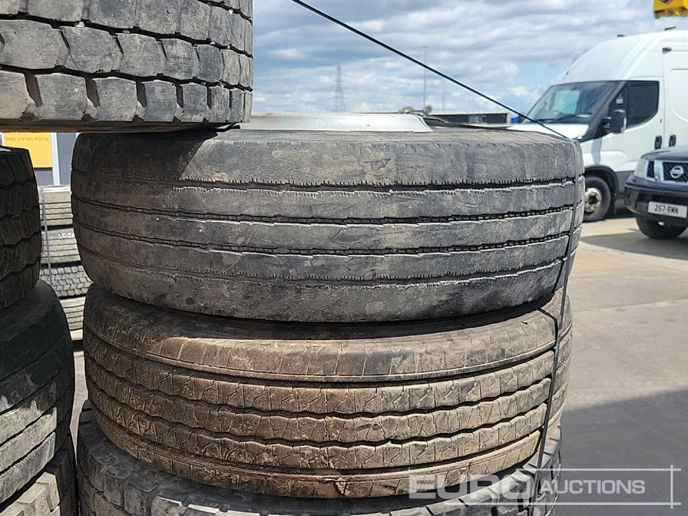 Шина Selection of Various Size Tyre & Rim (13 of): фото 25