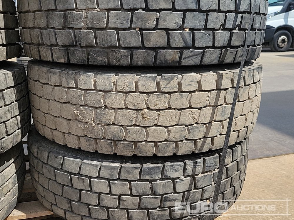 Шина Selection of Various Size Tyre & Rim (13 of): фото 21
