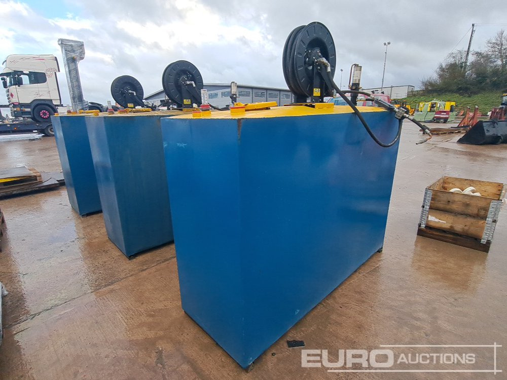 Steel Tank, Retractable Hose (3 of) - Резервуар для хранения: фото 2 Steel Tank, Retractable Hose (3 of) - Резервуар для хранения: фото 2