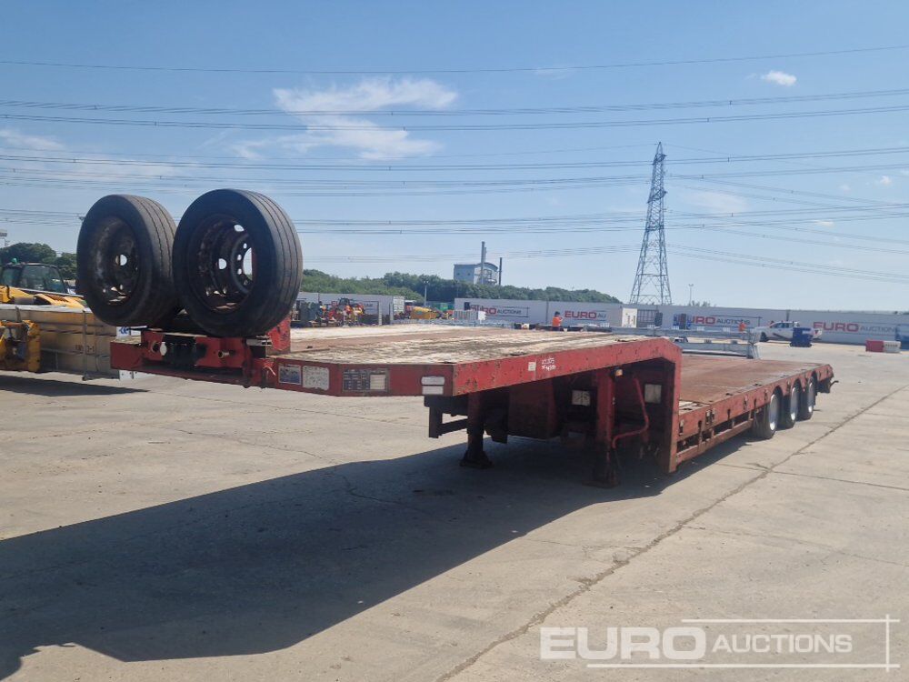 TSR Tri Axle Extendable Stepframe Low Loader Trailer, Out Riggers, Rear Steer, Winch (Plating Certificate Available) - Полуприцеп бортовой/ Платформа: фото 1 TSR Tri Axle Extendable Stepframe Low Loader Trailer, Out Riggers, Rear Steer, Winch (Plating Certificate Available) - Полуприцеп бортовой/ Платформа: фото 1