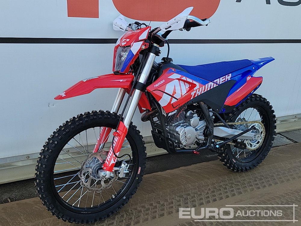 Unused 2025 Apollo Thunder 250cc Motorcross Bike, 21" Front, 18" Rear Tyres, Electric Start, Air Cooled, Hydraulic Suspension, Disc Brakes, Lighting Kit (UNASSEMBLED) - Мотоцикл: фото 1 Unused 2025 Apollo Thunder 250cc Motorcross Bike, 21" Front, 18" Rear Tyres, Electric Start, Air Cooled, Hydraulic Suspension, Disc Brakes, Lighting Kit (UNASSEMBLED) - Мотоцикл: фото 1