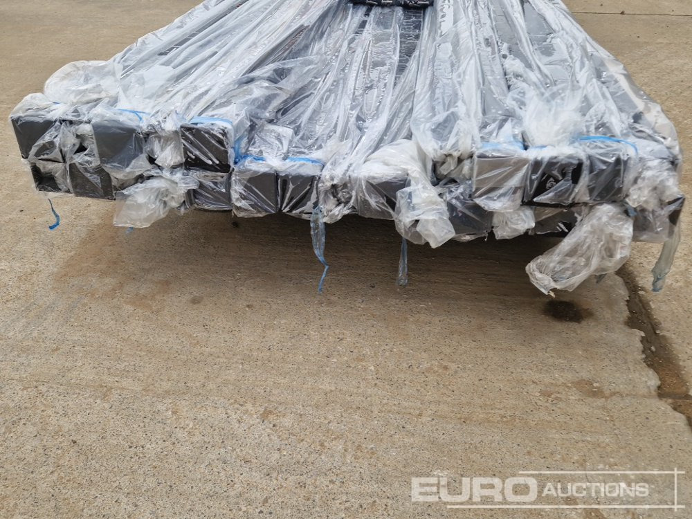 Строительное оборудование Unused Galvanised & Powder Coated Heavy Duty (5mm) Wire Mesh Fencing, 25 x H2.4m x W2.2m Panels, 26 x 60mm x 60mm x3m Posts, with Fittings (Black): фото 17 Строительное оборудование Unused Galvanised & Powder Coated Heavy Duty (5mm) Wire Mesh Fencing, 25 x H2.4m x W2.2m Panels, 26 x 60mm x 60mm x3m Posts, with Fittings (Black): фото 17