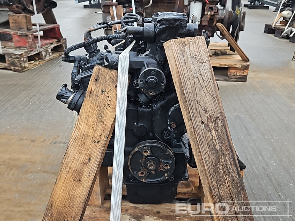 Yanmar 3 Cylinder Engine - Двигатель: фото 2 Yanmar 3 Cylinder Engine - Двигатель: фото 2