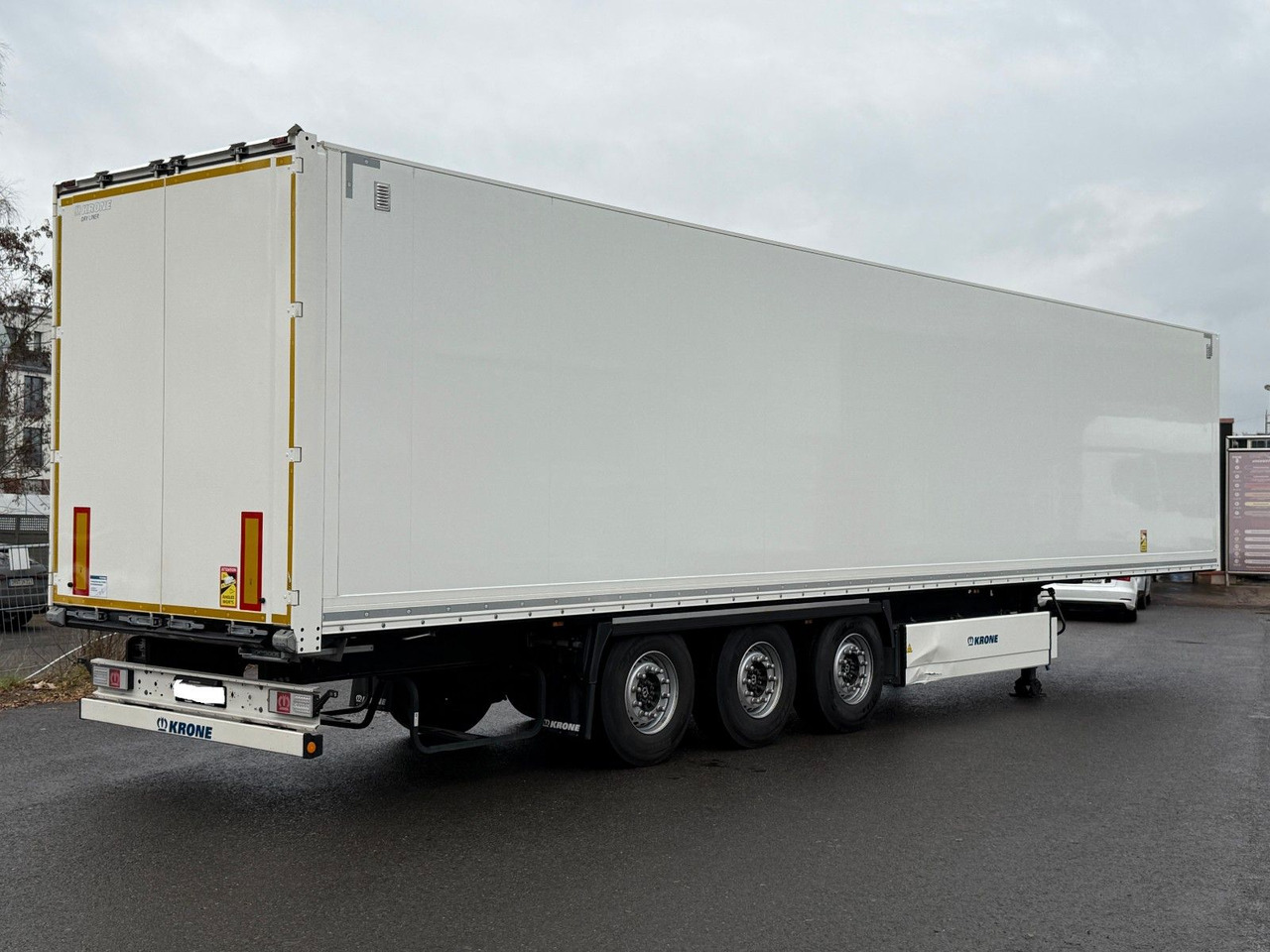 Krone SD/KOFFER/LIFTACHSE - Полуприцеп-фургон: фото 4 Krone SD/KOFFER/LIFTACHSE - Полуприцеп-фургон: фото 4