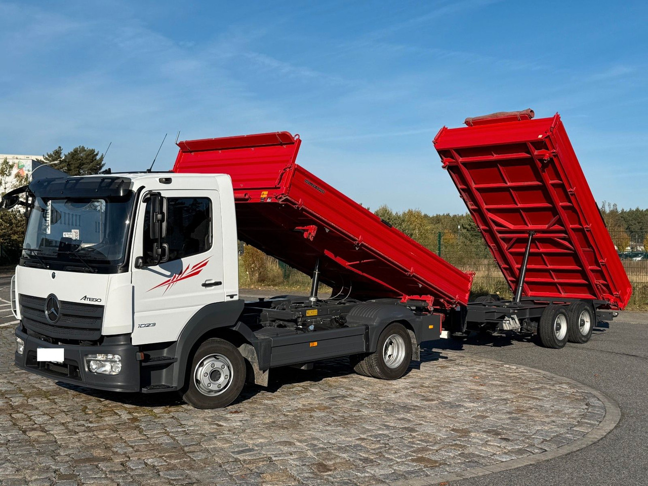 Mercedes-Benz Atego 1023 + Anhänger Dreiseitenkipper - Самосвал: фото 1 Mercedes-Benz Atego 1023 + Anhänger Dreiseitenkipper - Самосвал: фото 1