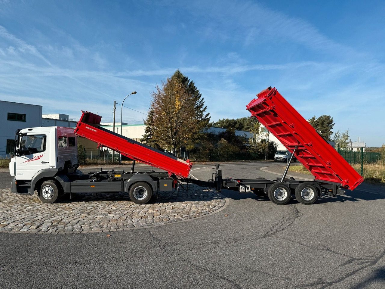 Mercedes-Benz Atego 1023 + Anhänger Dreiseitenkipper - Самосвал: фото 2 Mercedes-Benz Atego 1023 + Anhänger Dreiseitenkipper - Самосвал: фото 2