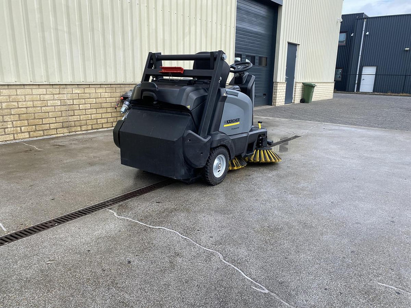 Kärcher KM 105/110 R Bp, Veegmachine, hoogkieper - Подметально-уборочная машина: фото 2 Kärcher KM 105/110 R Bp, Veegmachine, hoogkieper - Подметально-уборочная машина: фото 2