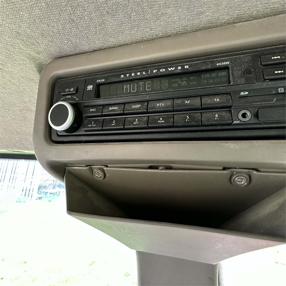 Трактор Case IH Farmall 65 A: фото 32