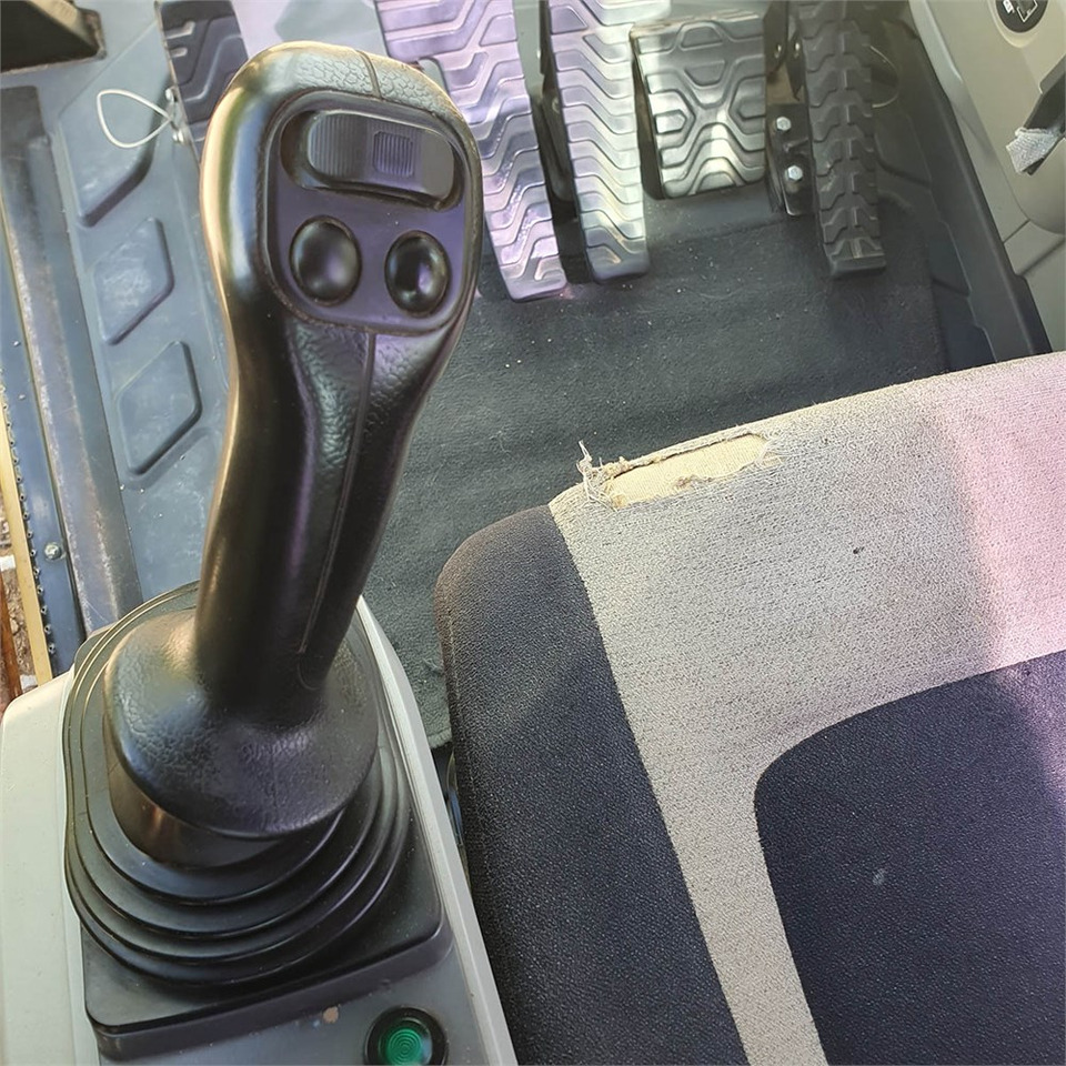 Гусеничный экскаватор Caterpillar 323 EL: фото 15