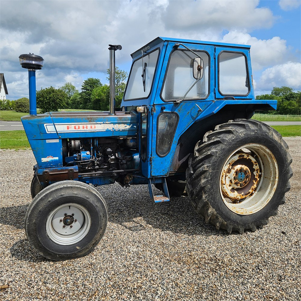 Ford 7000 - Трактор: фото 1 Ford 7000 - Трактор: фото 1