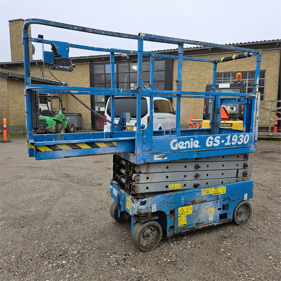 Genie GS 1930 - Ножничный подъемник: фото 1 Genie GS 1930 - Ножничный подъемник: фото 1