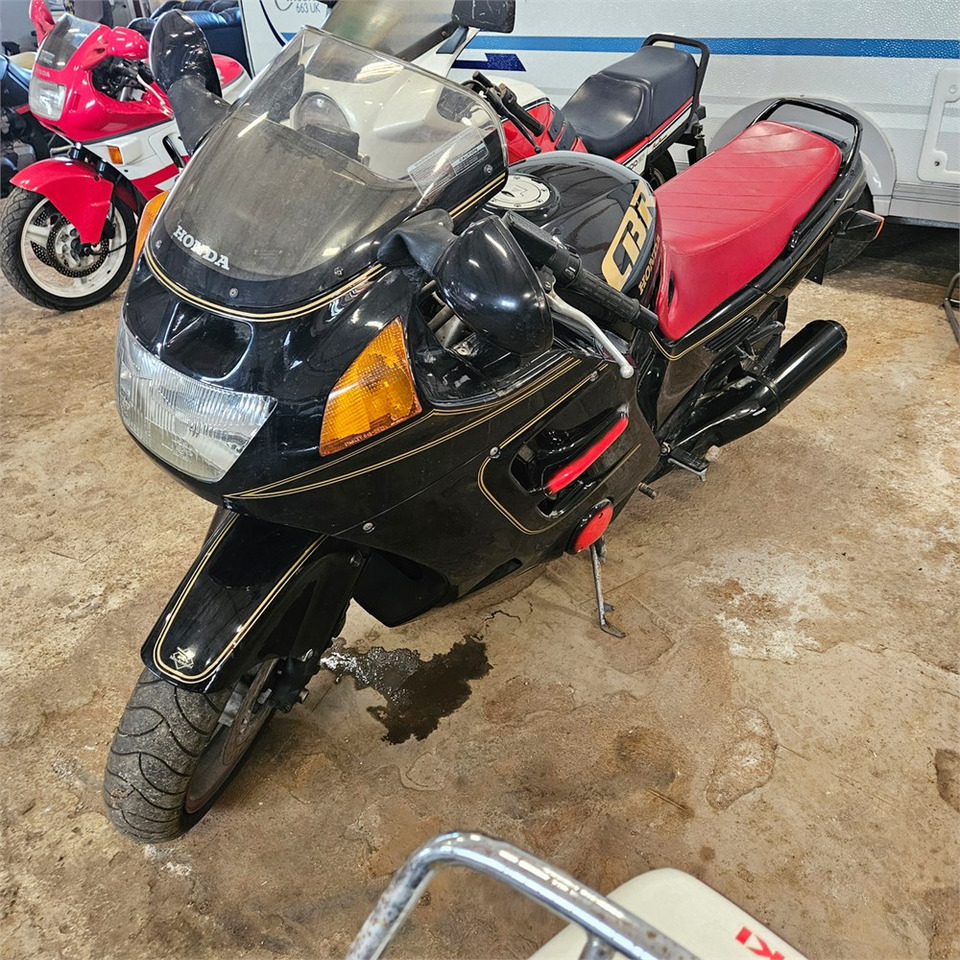 Honda CBR1000F - Мотоцикл: фото 3 Honda CBR1000F - Мотоцикл: фото 3