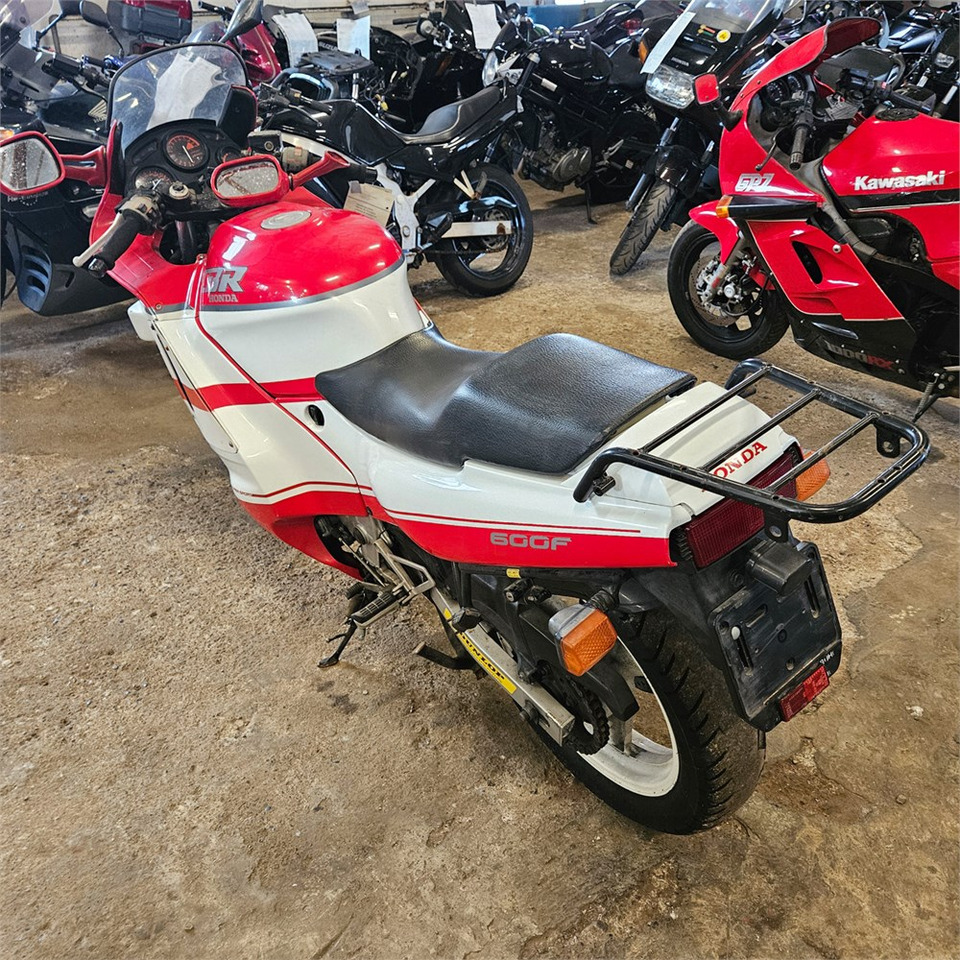 Honda CBR600F Super sport - Мотоцикл: фото 3 Honda CBR600F Super sport - Мотоцикл: фото 3