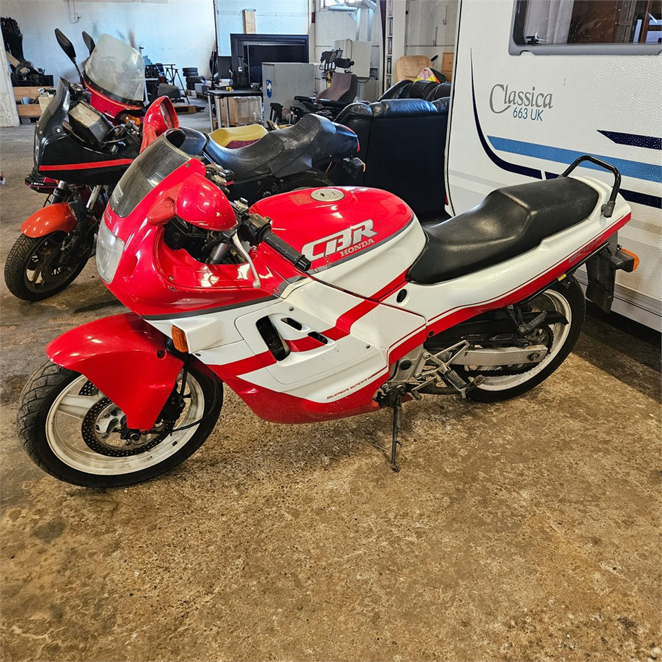 Honda CBR600F Super sport - Мотоцикл: фото 2 Honda CBR600F Super sport - Мотоцикл: фото 2