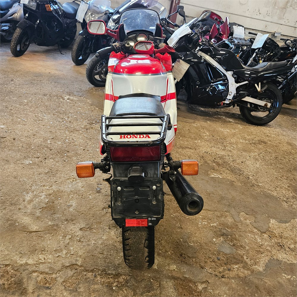 Honda CBR600F Super sport - Мотоцикл: фото 4 Honda CBR600F Super sport - Мотоцикл: фото 4