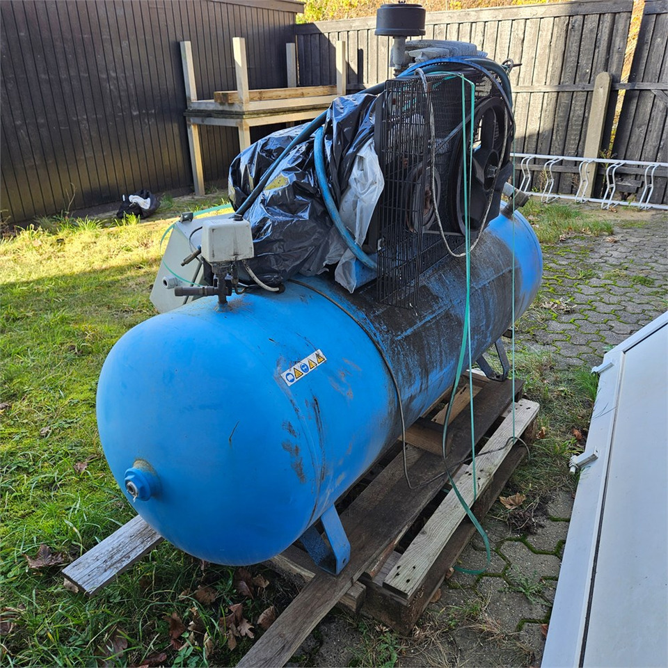 Mark Stormy pro 500F10XY - Воздушный компрессор: фото 5 Mark Stormy pro 500F10XY - Воздушный компрессор: фото 5