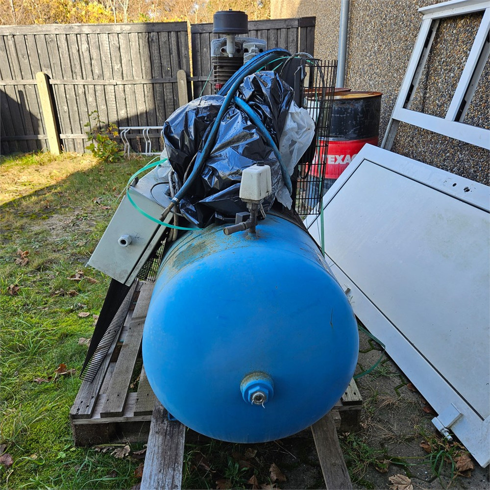 Mark Stormy pro 500F10XY - Воздушный компрессор: фото 4 Mark Stormy pro 500F10XY - Воздушный компрессор: фото 4