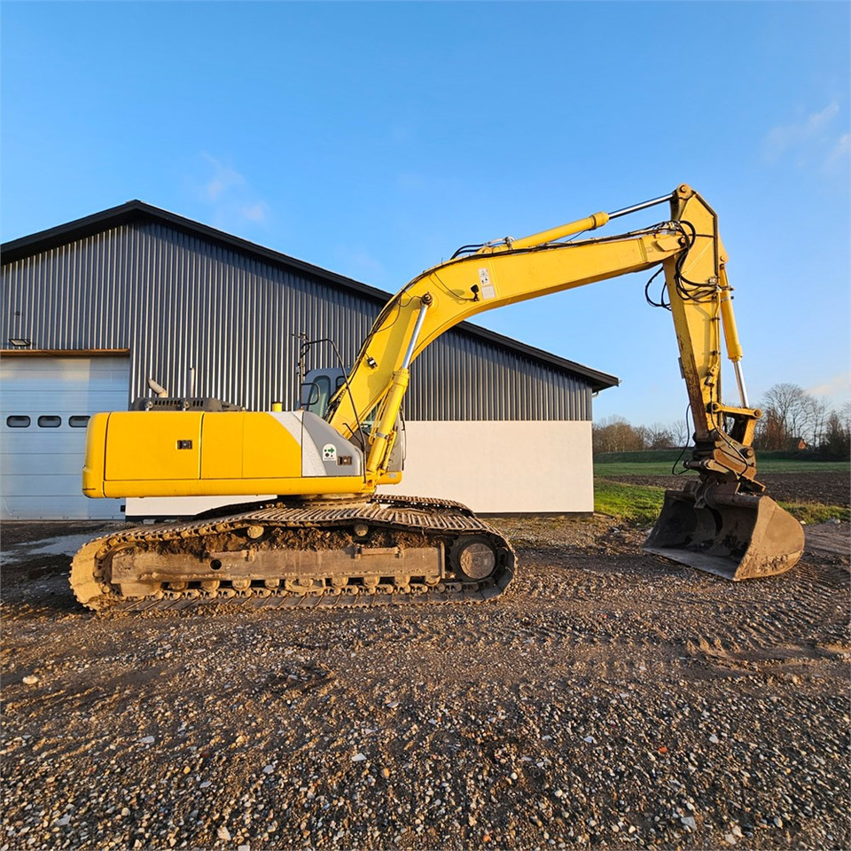 New Holland E 305 - Гусеничный экскаватор: фото 5 New Holland E 305 - Гусеничный экскаватор: фото 5