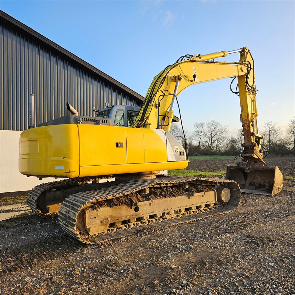 New Holland E 305 - Гусеничный экскаватор: фото 4 New Holland E 305 - Гусеничный экскаватор: фото 4