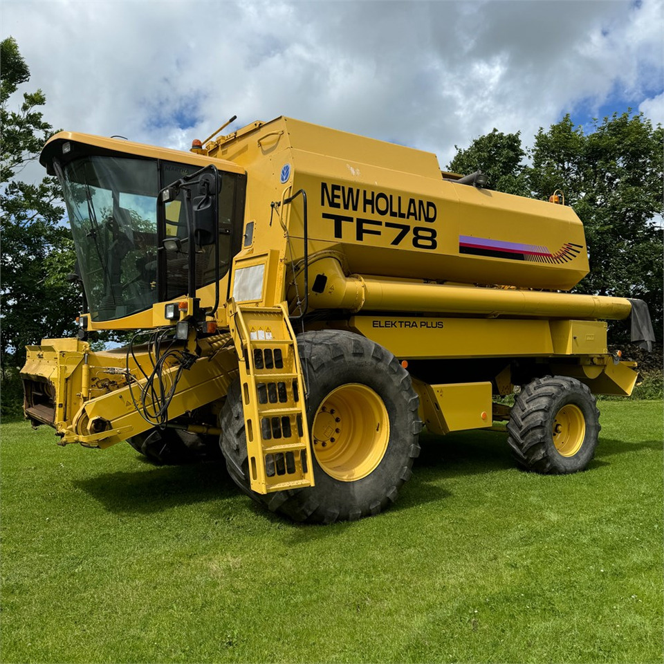 Комбайн New Holland TF 78: фото 1