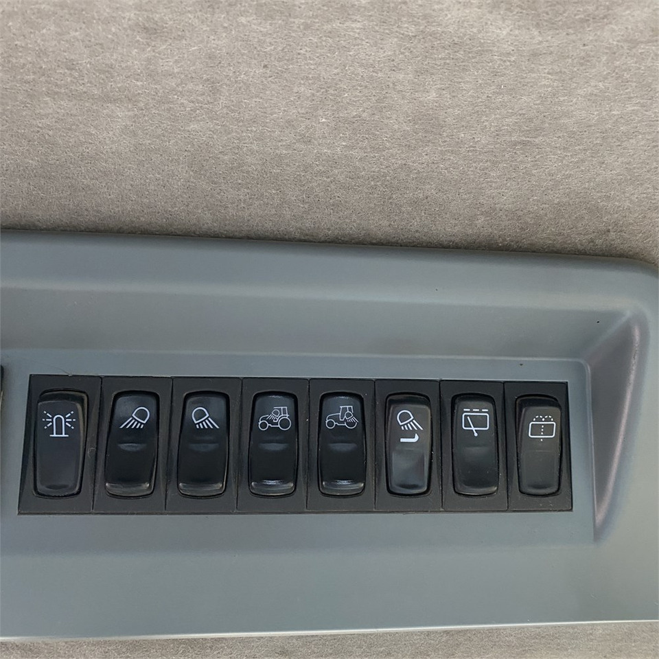Трактор Valtra T 153: фото 15
