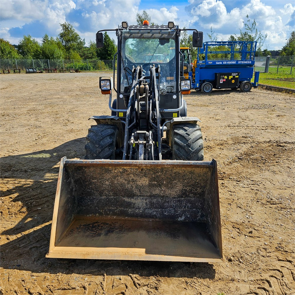 Weidemann 2070 CX - Колёсный погрузчик: фото 3 Weidemann 2070 CX - Колёсный погрузчик: фото 3