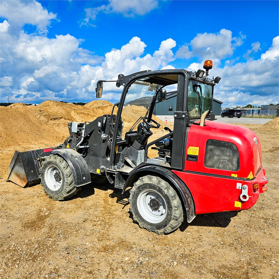 Weidemann 2070 CX - Колёсный погрузчик: фото 1 Weidemann 2070 CX - Колёсный погрузчик: фото 1