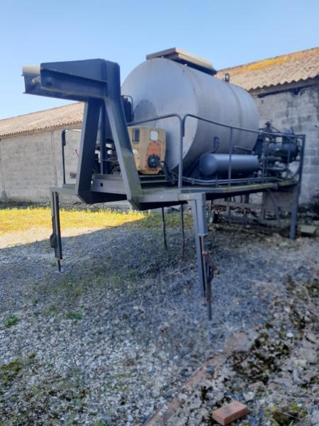 MENARD BOUILLE SUR BERCE 3000 LITRES - Гудронатор: фото 2 MENARD BOUILLE SUR BERCE 3000 LITRES - Гудронатор: фото 2