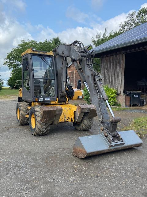 Mecalac 12 MXT - Колёсный экскаватор: фото 4 Mecalac 12 MXT - Колёсный экскаватор: фото 4