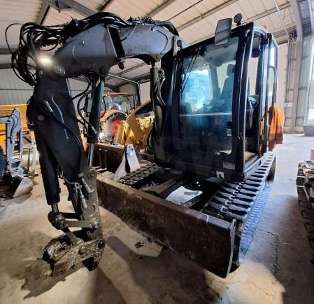Mecalac 8 MCR - Гусеничный экскаватор: фото 1 Mecalac 8 MCR - Гусеничный экскаватор: фото 1