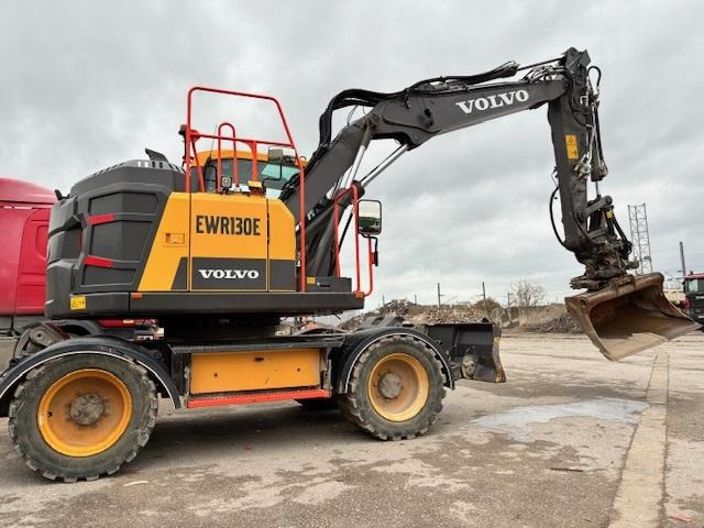 Volvo EW 130E - Колёсный экскаватор: фото 2 Volvo EW 130E - Колёсный экскаватор: фото 2