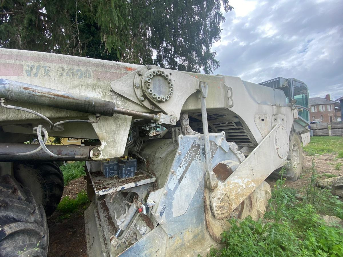 Стабилизатор грунта WIRTGEN WR 2400: фото 14 Стабилизатор грунта WIRTGEN WR 2400: фото 14