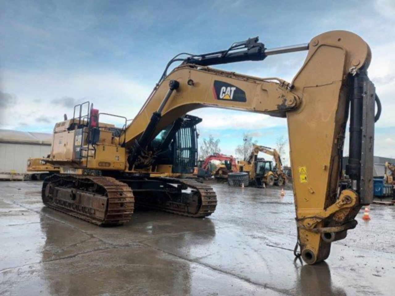 CAT 374F - Гусеничный экскаватор: фото 2 CAT 374F - Гусеничный экскаватор: фото 2