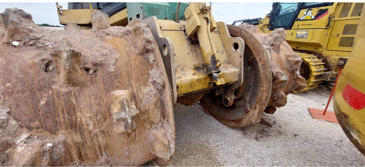 CAT 826G II - Бульдозер: фото 2 CAT 826G II - Бульдозер: фото 2