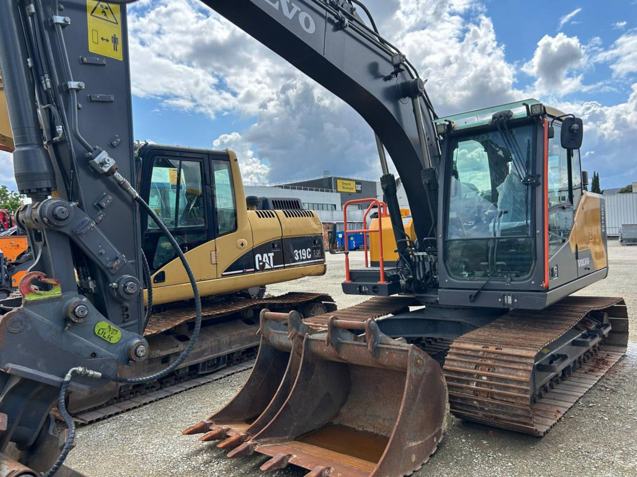 VOLVO CONSTRUCTION EQUIPMENT EC140 - Гусеничный экскаватор: фото 1 VOLVO CONSTRUCTION EQUIPMENT EC140 - Гусеничный экскаватор: фото 1