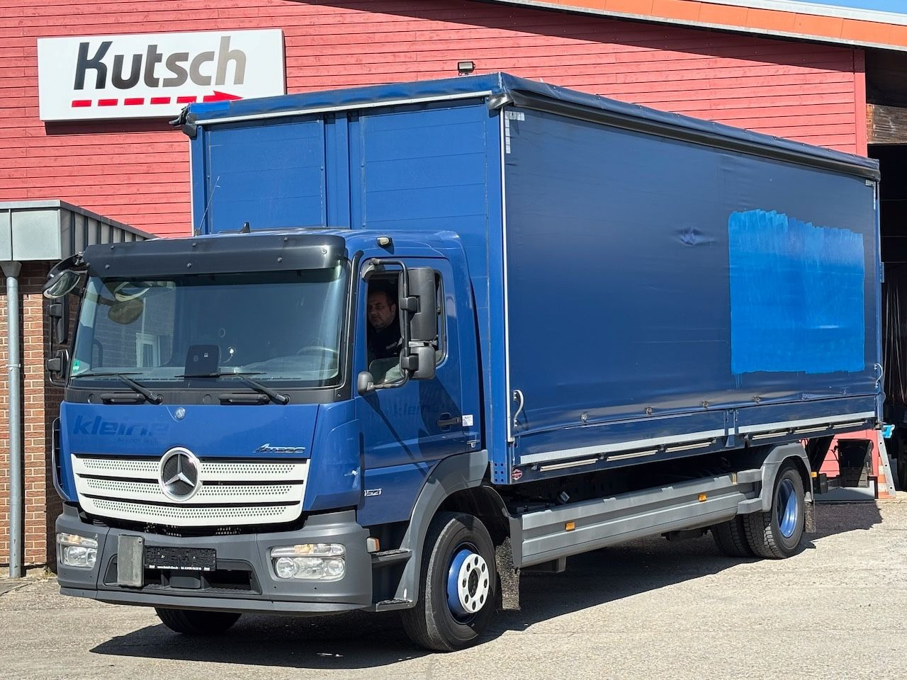Mercedes-Benz Atego 1521L Pritschenwagen/Lbw. - Тентованный грузовик: фото 1 Mercedes-Benz Atego 1521L Pritschenwagen/Lbw. - Тентованный грузовик: фото 1