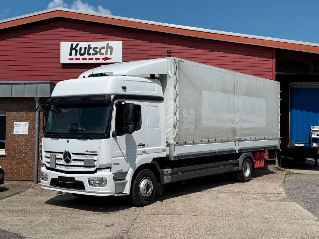 Mercedes-Benz Atego 1530L gr. Fhs. Pritsche / Plane + LBW - Тентованный грузовик: фото 1 Mercedes-Benz Atego 1530L gr. Fhs. Pritsche / Plane + LBW - Тентованный грузовик: фото 1